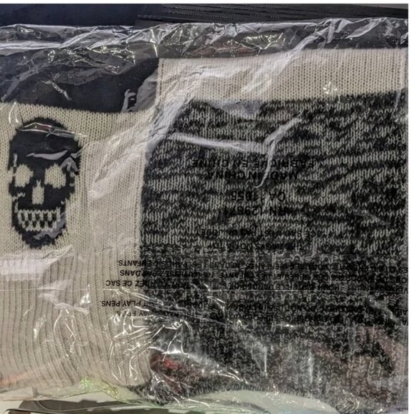 360 Cashmere | Freydis Skull Cashmere Crew In Grey - Picture 10 of 12